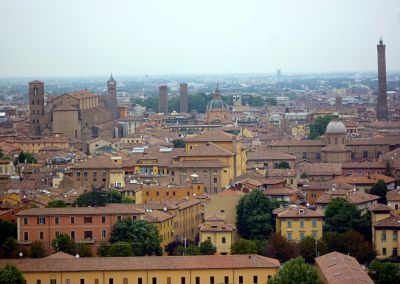 foto di Bologna da zona sopraelevata